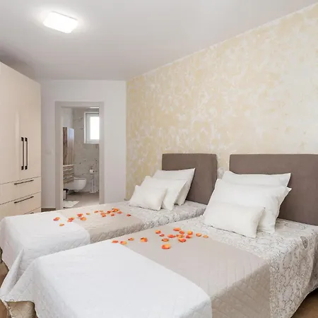 Gorgeous In Holiday home