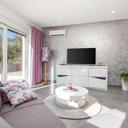 Gorgeous In Holiday home *